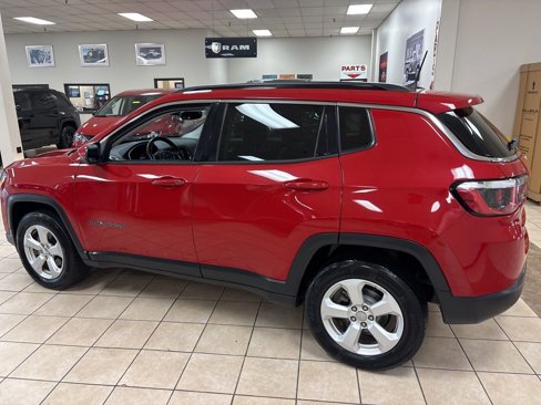 Used 2019 Jeep Compass Latitude w/ Cold Weather Group image 4