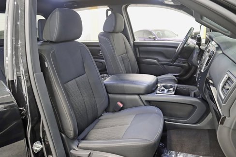 Used 2018 Nissan Titan SV w/ SV Convenience Package image 23