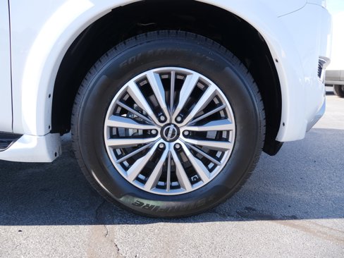 Used 2023 Nissan Armada SL w/ Captain's Chairs Package image 10