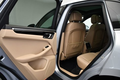 Certified 2023 Porsche Macan image 43