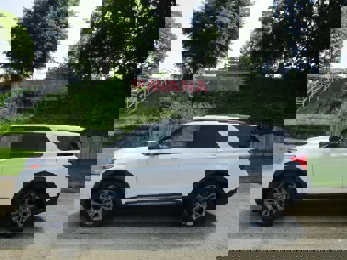 Certified 2022 Ford Explorer XLT w/ Equipment Group 202A image 1