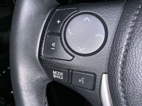 Used 2018 Toyota RAV4 Limited image 17
