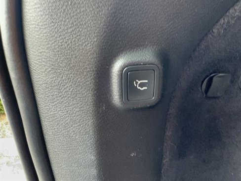 Used 2019 Jeep Cherokee Limited w/ Luxury Group image 7