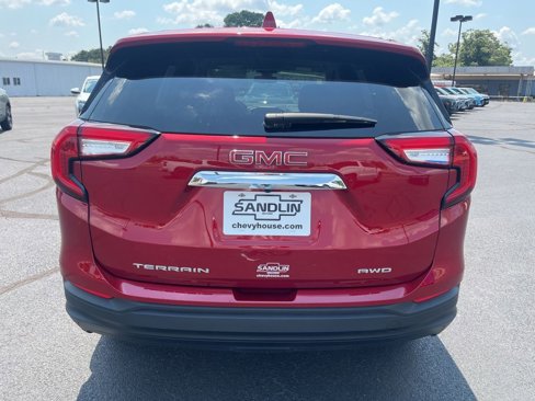 Used 2024 GMC Terrain SLE image 5