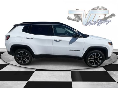 Certified 2022 Jeep Compass Limited image 4
