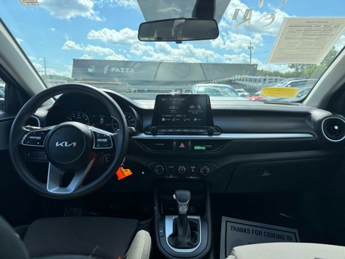 Used 2023 Kia Forte LXS image 19