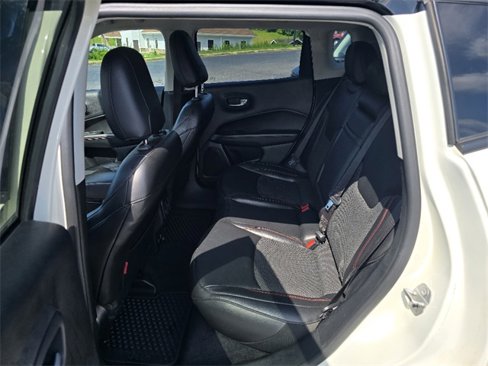 Used 2019 Jeep Compass Trailhawk image 12