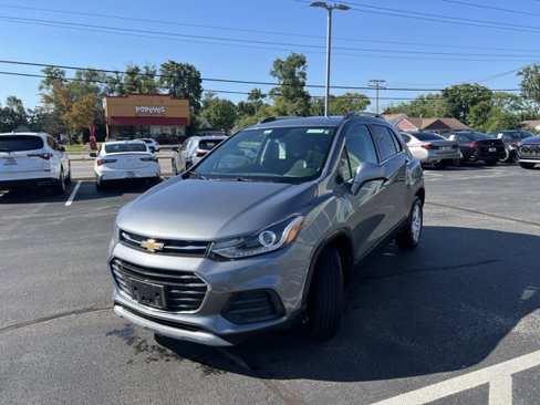 Used 2019 Chevrolet Trax LT w/ LT Convenience Package image 3