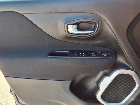 Used 2019 Jeep Renegade Sport image 22