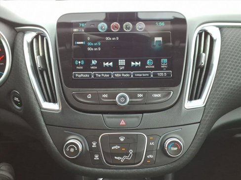 Used 2018 Chevrolet Malibu LT image 17