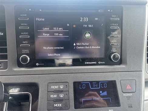 Used 2018 Toyota Sienna LE image 4