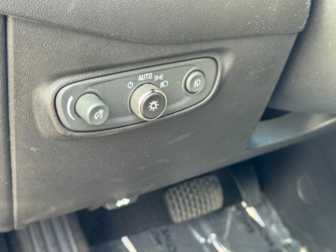 Used 2020 Chevrolet Equinox LT image 17