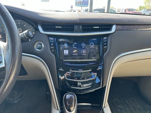 Used 2013 Cadillac XTS Premium image 21