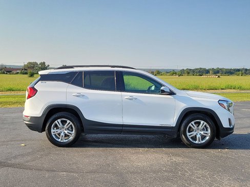 Used 2020 GMC Terrain SLE w/ Driver Convenience Package image 6