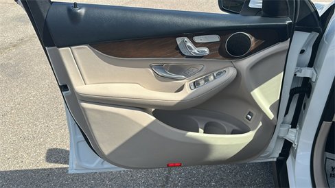 Used 2019 Mercedes-Benz GLC 300 4MATIC image 13