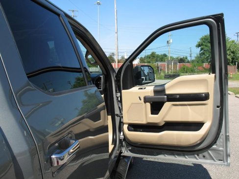 Used 2020 Ford F150 XLT w/ Equipment Group 302A Luxury image 16