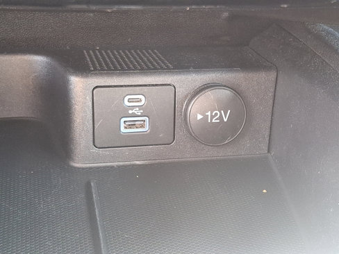 Used 2022 Ford Escape SE w/ SE Sport Appearance Package image 27