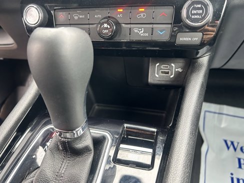 Used 2024 Jeep Compass Limited image 25