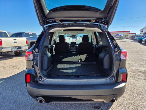 Used 2021 Ford Escape SE w/ SE Sport Appearance Package image 8