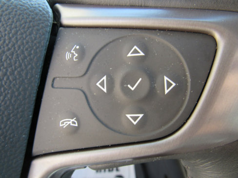 Used 2021 GMC Acadia AT4 w/ Technology Package image 18