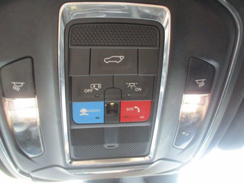 Used 2023 Jeep Grand Cherokee L Laredo image 17