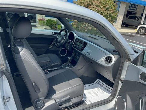 Used 2014 Volkswagen Beetle 2.5 image 14