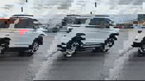 Used 2020 Ford Explorer XLT w/ Comfort Package image 9