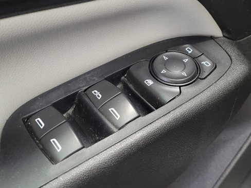 Used 2019 Chevrolet Equinox LS w/ LS Convenience Package image 27
