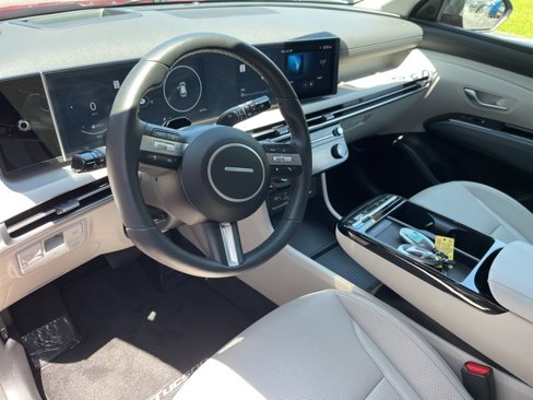 Used 2025 Hyundai Tucson Limited image 21