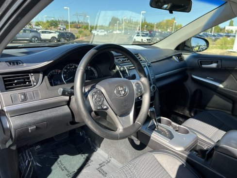 Used 2014 Toyota Camry L image 14