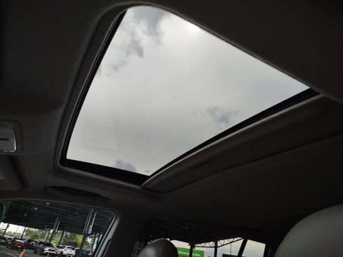 Used 2013 Toyota Highlander SE image 9