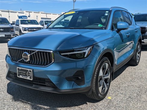 Certified 2024 Volvo XC40 B5 Plus w/ Protection Package Premier image 8