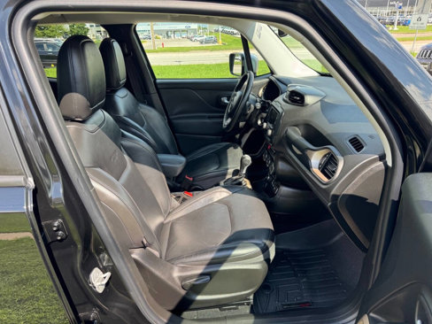 Used 2015 Jeep Renegade Limited image 14