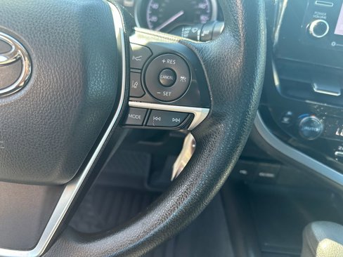 Used 2022 Toyota Camry LE image 21