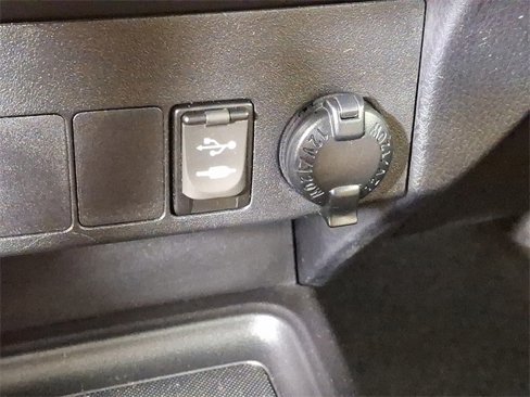 Used 2015 Toyota RAV4 Limited image 19