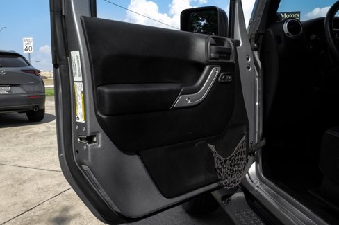 Used 2013 Jeep Wrangler Sahara w/ Dual Top Group image 33