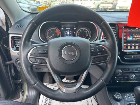 Used 2019 Jeep Cherokee Limited image 12