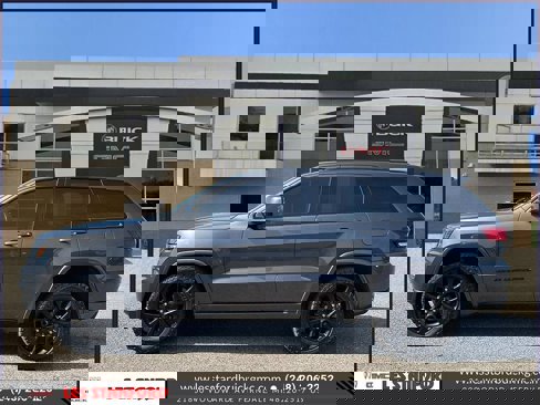 Used 2018 Jeep Grand Cherokee Altitude image 2
