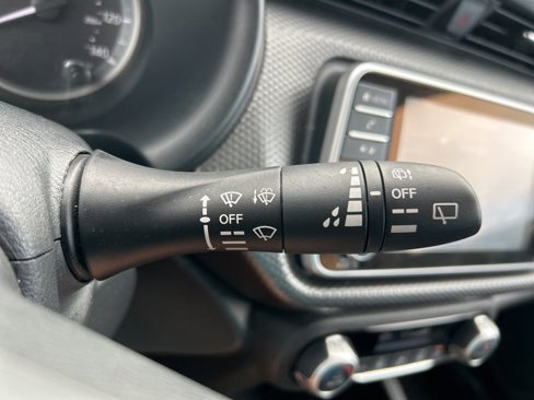 Used 2019 Nissan Kicks SV image 22