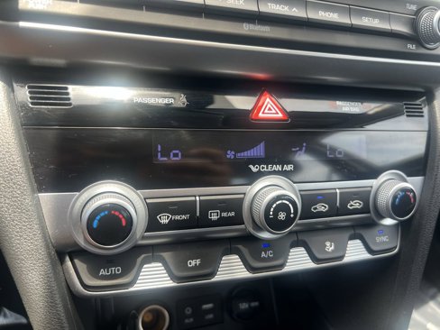 Used 2020 Hyundai Elantra SE w/ Cargo Package (C1) image 22