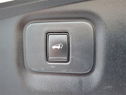 Used 2020 Nissan Pathfinder SL image 28
