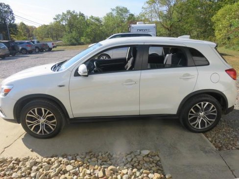 Used 2017 Mitsubishi Outlander Sport LE image 4
