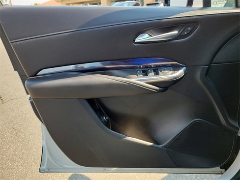 Used 2023 Cadillac XT4 Luxury w/ Cold Weather Package image 20