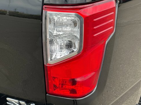 Used 2019 Nissan Titan SV image 24