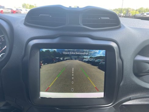 Used 2022 Jeep Renegade Latitude w/ Convenience Group image 30