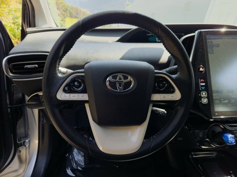 Used 2018 Toyota Prius Prime Premium image 14