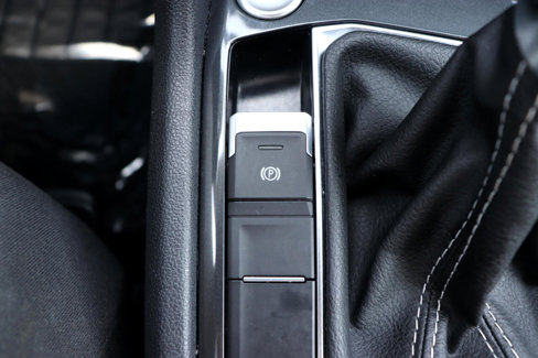 Used 2022 Volkswagen Tiguan S image 36