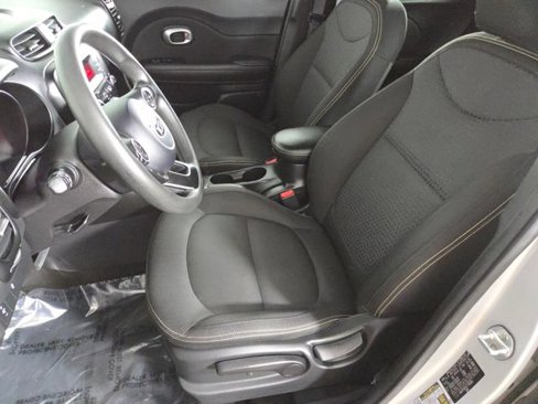 Used 2015 Kia Soul + image 18