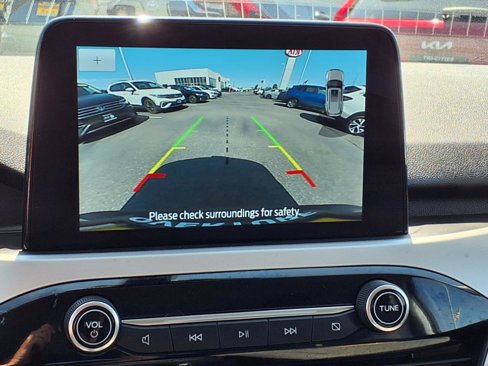 Used 2022 Ford Escape SE image 18