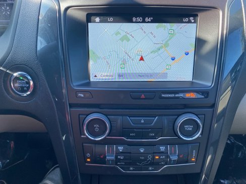 Used 2018 Ford Explorer XLT w/ Equipment Group 202A image 15